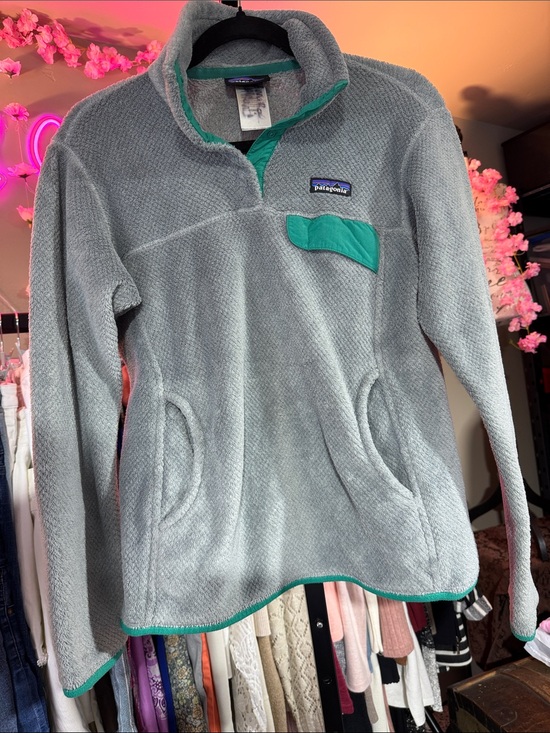 Patagonia Tops - Patagonia Gray Fleece Pullover with Teal Accents Great Condition